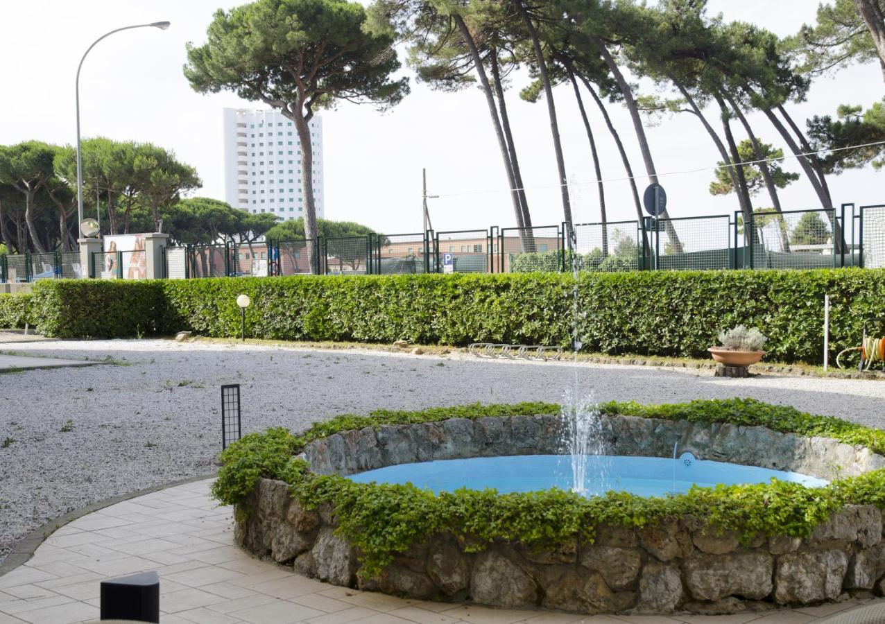 ホテル Casa Per Ferie Il Pioppo マリーナ・ディ・マッサ エクステリア 写真