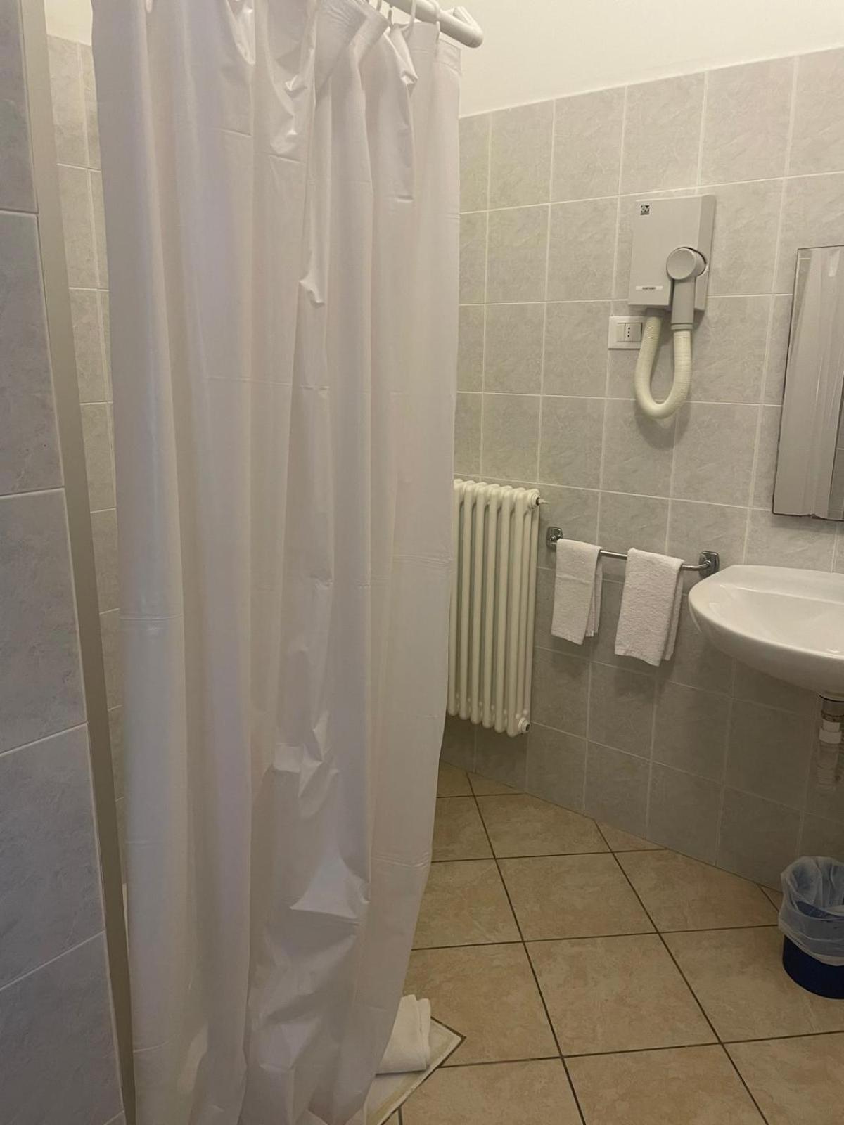 ホテル Casa Per Ferie Il Pioppo マリーナ・ディ・マッサ 部屋 写真